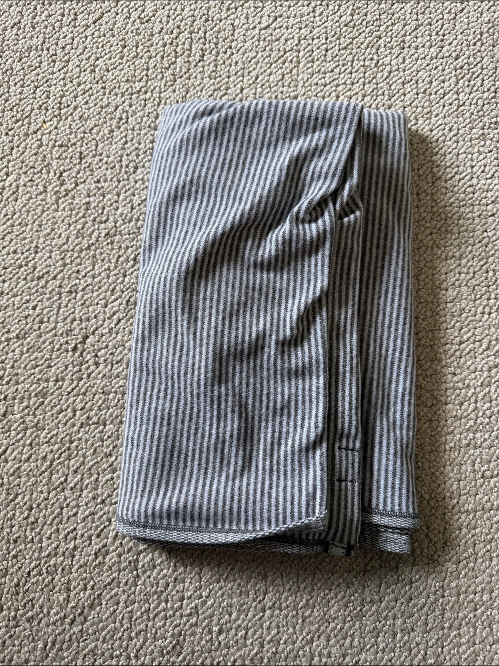Lululemon Vinyasa Scarf in grey stripe - Picture 2 of 5
